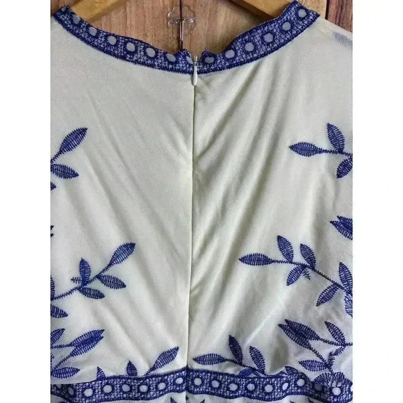 Vintage Reba Gauzy Lace Blue Flowers Lined Scalloped Hem Women's Size 4 - Picture 8 of 13